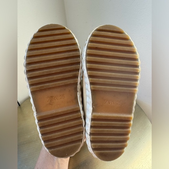 Zara Kids Shoe, size 9C, retro colours, zip side - Picture 6 of 7